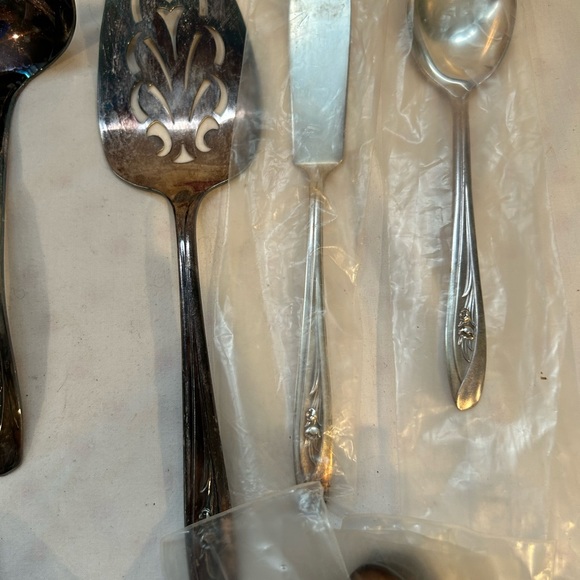 International Silver Company flatware Silver Tulip 58 pieces, thanksgiving, 1956